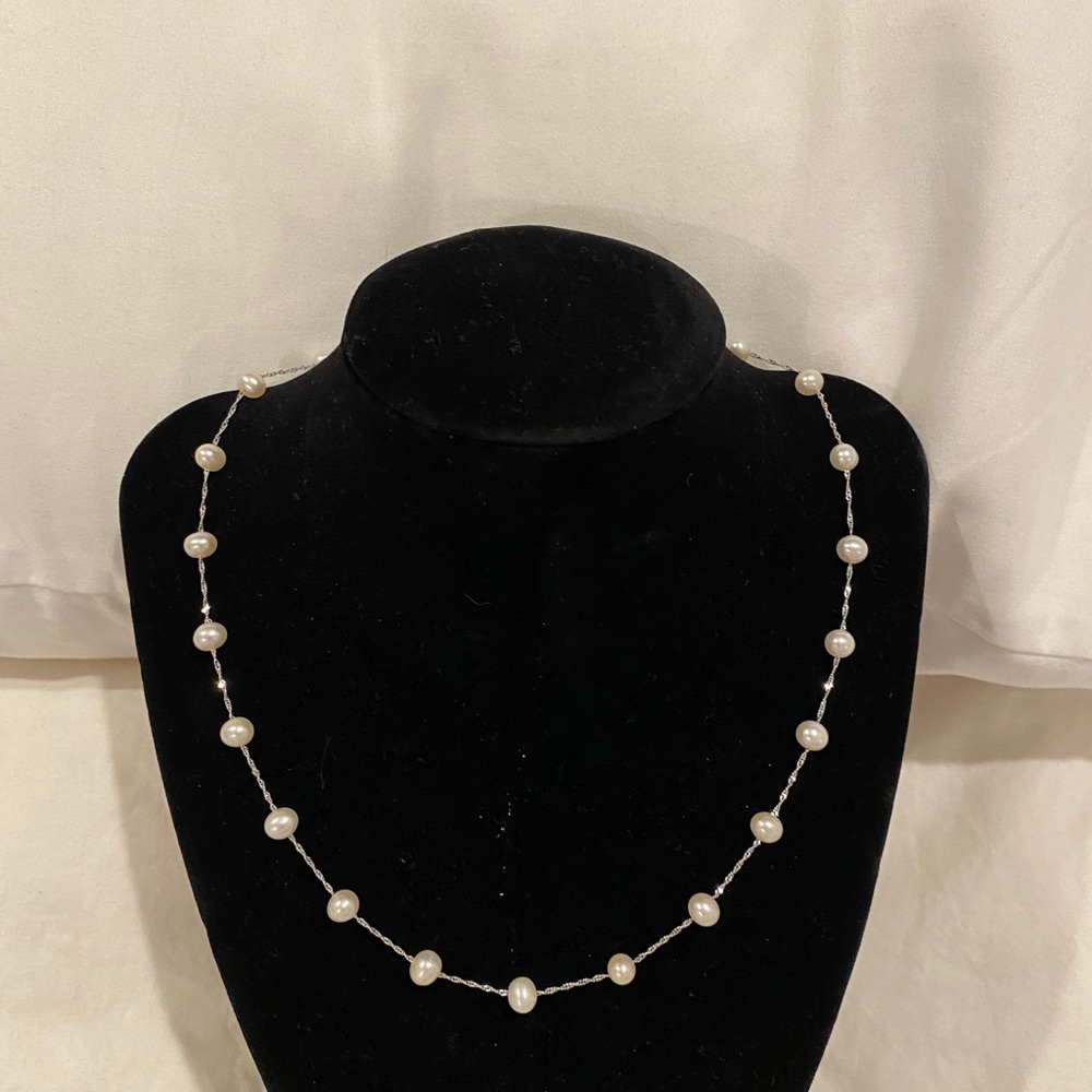 14k White gold pearl necklace and earrings set